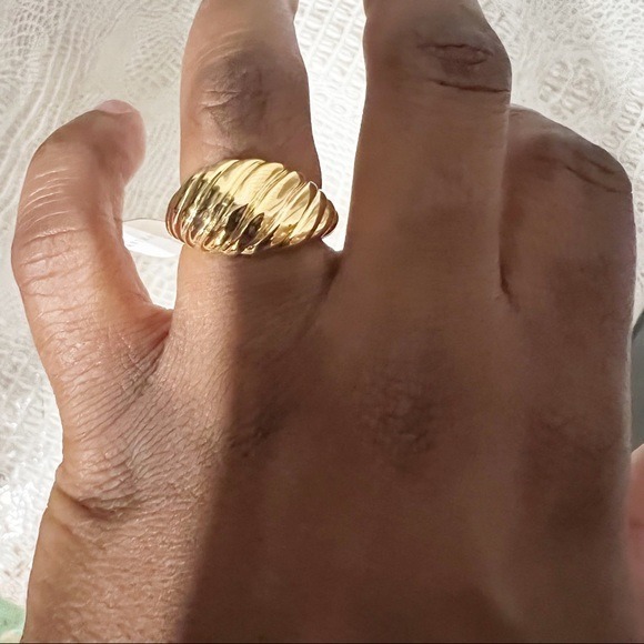 Anthropologie Twisted Cocktail Ring - Size 7